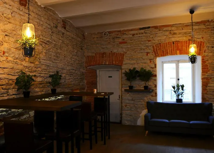 The Monks Bunk & Bar Хостел