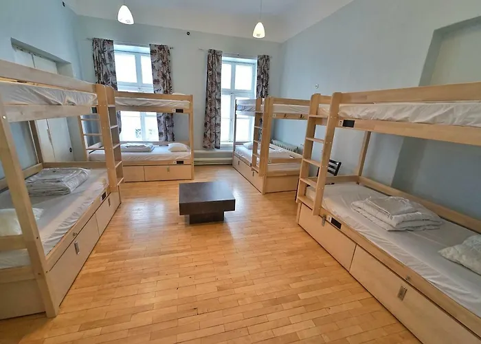 The Monks Bunk & Bar Albergue Talin