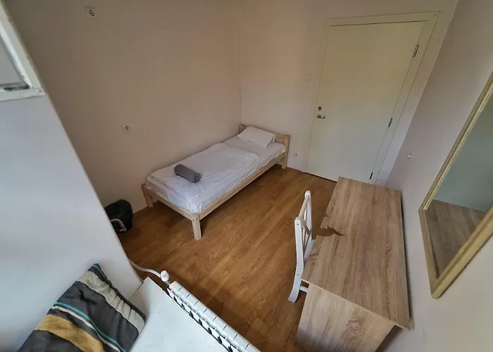 Albergue The Monks Bunk & Bar Talin