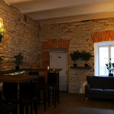 The Monks Bunk & Bar Hostal